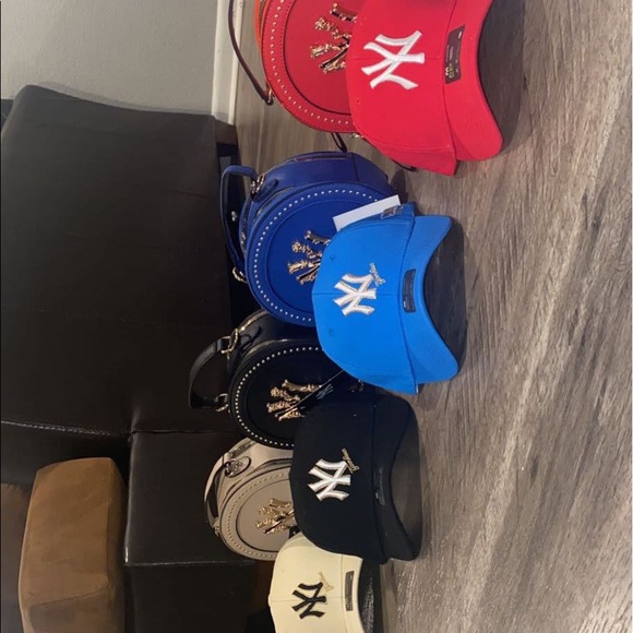 New york purse & hat set - Picture 1 of 2